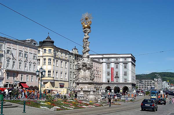 linz hauptplatz.jpg
