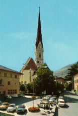 Schlanders - Pfarrkirche und Kirchplatz